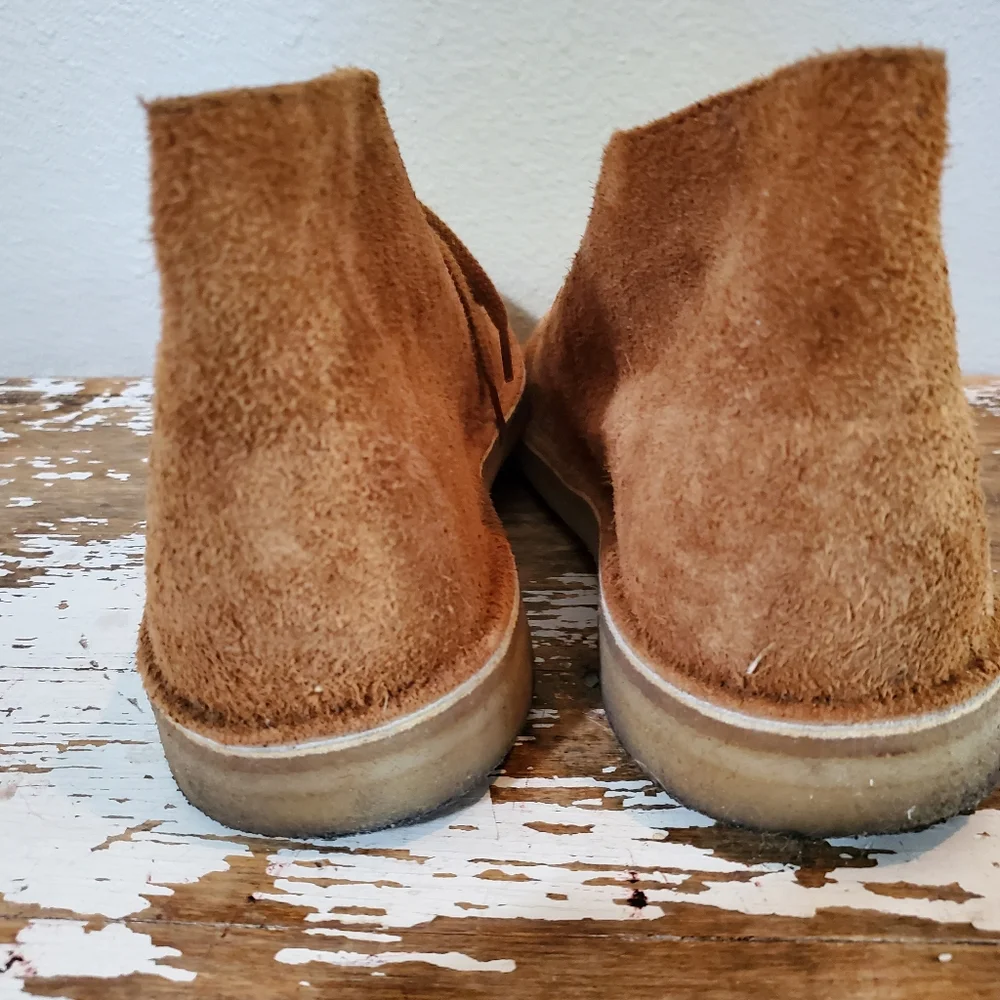 Men's Suede Lace-Up Chukka Boots in Brown